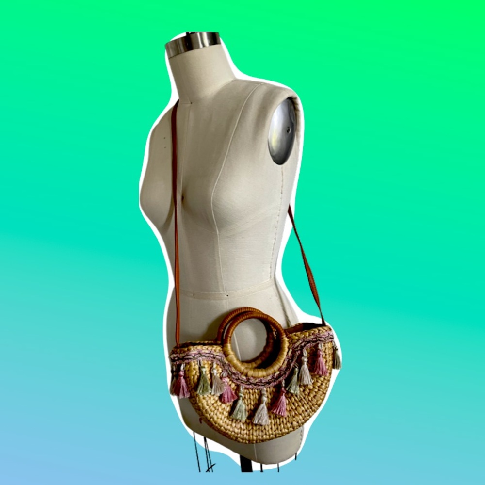 Straw round handle crossbody bag